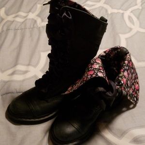 Dr Marten Combat boots